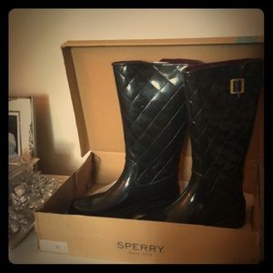 Sperry pelican III Black quilted rain boots. Size8